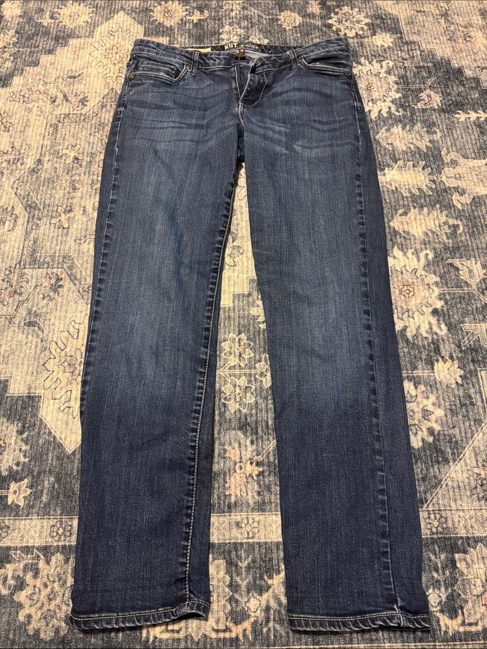 Kut from the Kloth Women’s Straight Jeans in Indigo